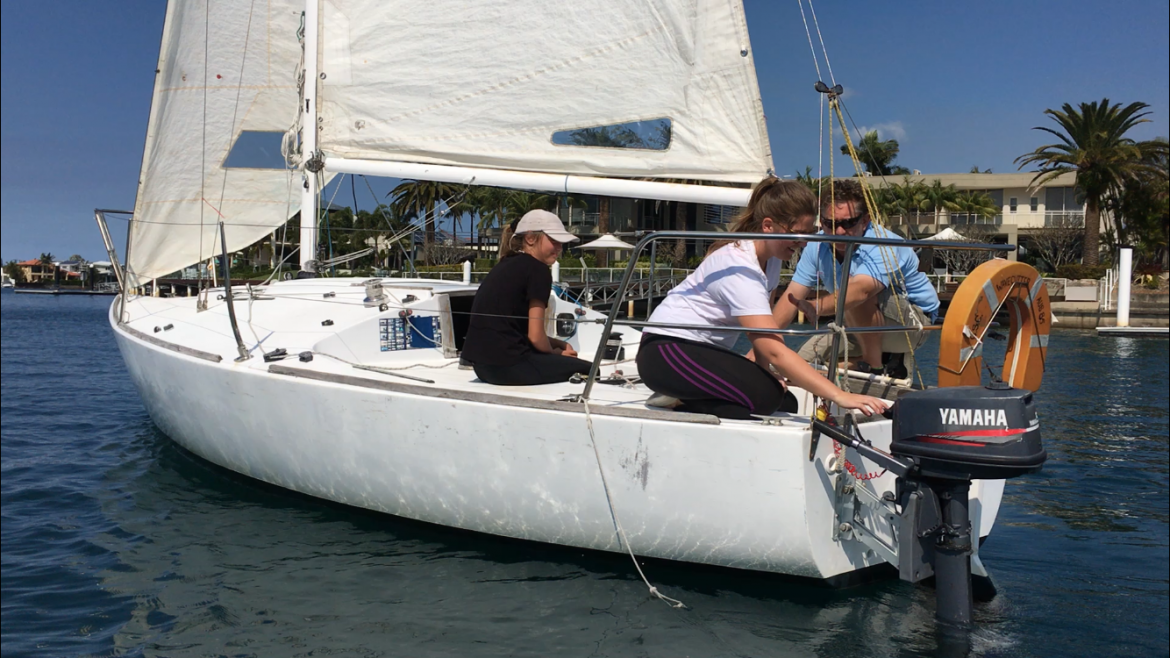 keelboat-start-helming.png